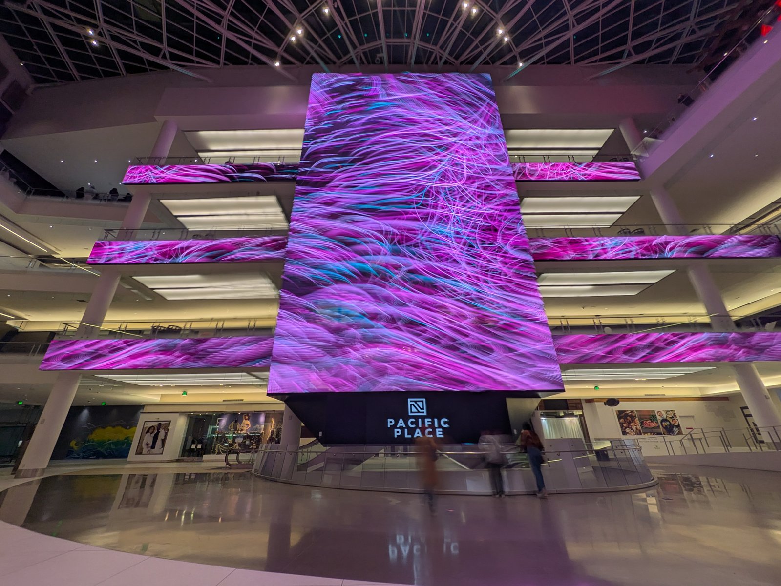 Pacific Place atrium, LED display tower (long exposure)